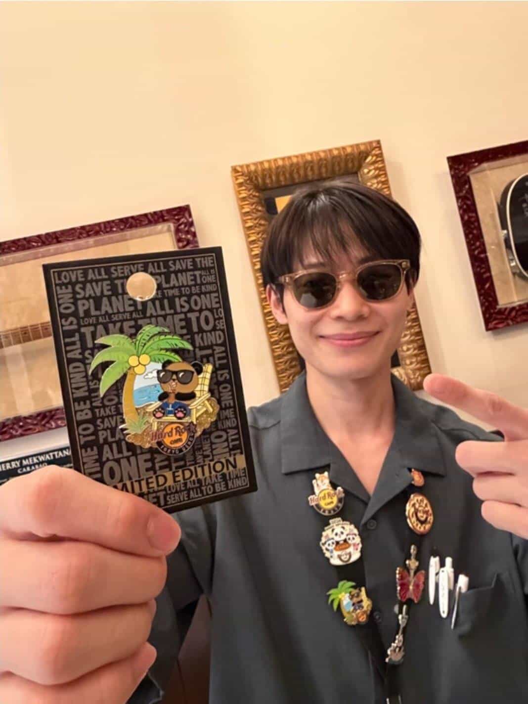 🌴🐼 Summer Panda Pin 🐼🌴